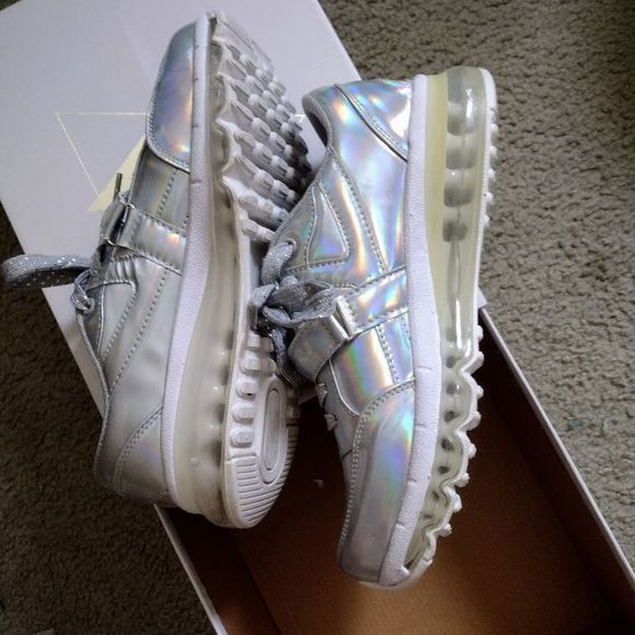 YRU dolls kill aire silver platform sneakers Space Alien Shoe Chain Charm 8 New - Picture 16 of 16